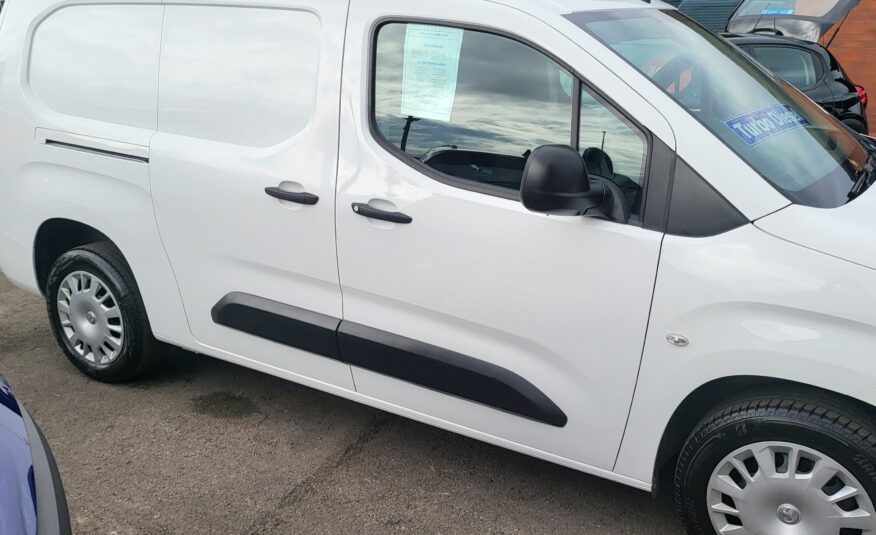 Vauxhall Combo Cargo L2 2300 Sportive Turbo Diesel 70 Reg