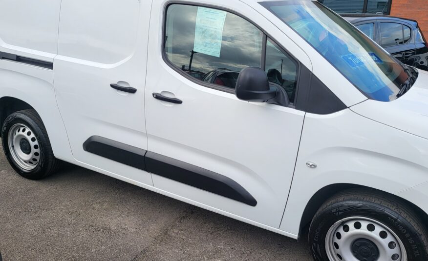 Vauxhall Combo Cargo L2 Dynamic 21 Reg