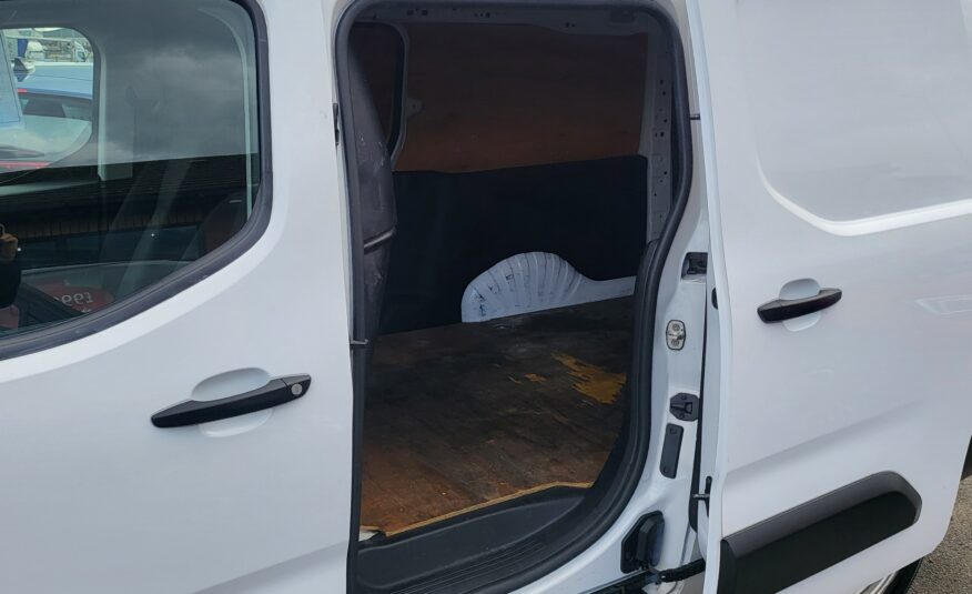 Vauxhall Combo Cargo L2 Dynamic 21 Reg