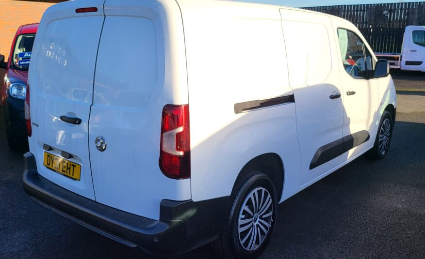 Vauxhall Combo Cargo 1.5 D L2 Dynamic Van 21 Reg